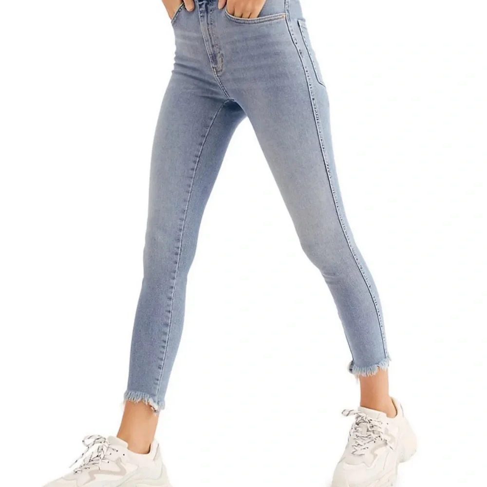 NWT Free People Raw High Rise Jeggings size 27w;indigo blue